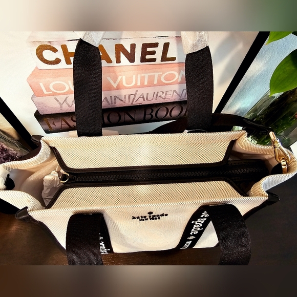 Kate Spade Kip Canvas Small Tote Bag. - Picture 6 of 9